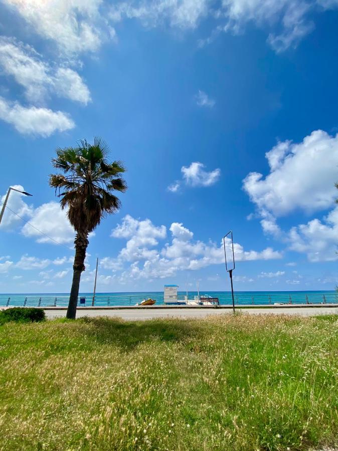 Capo dʼOrlando Al 136 Bed & Breakfast エクステリア 写真